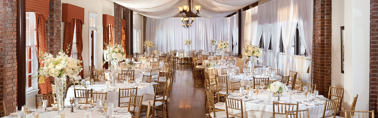 Chateau At Coindre Hall