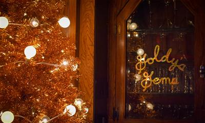 View Photo #4 - Goldy's Christmas Tree